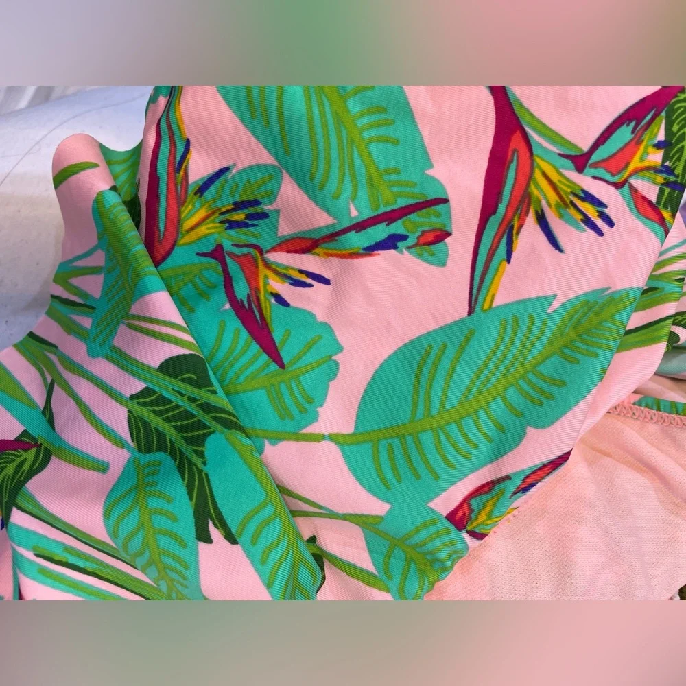 NWT Cremieux One Shoulder Bikini Top Pink Tropical Size‎ Large Nylon